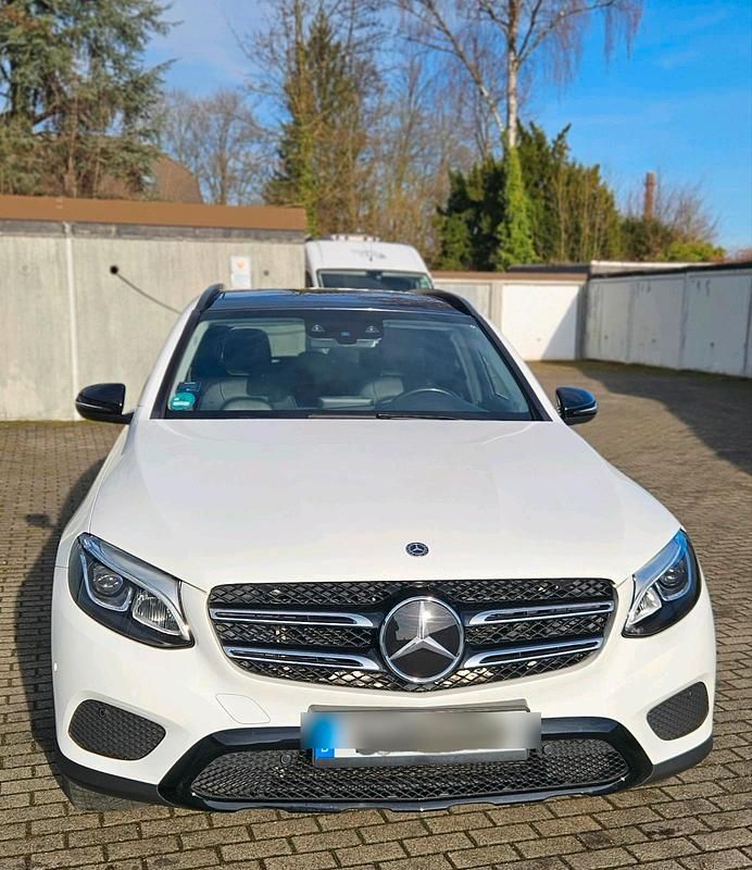 Weiß Gebraucht 2018 Mercedes GLC250 SUV | 26.490 € (Guter Preis) - Bild 1/4