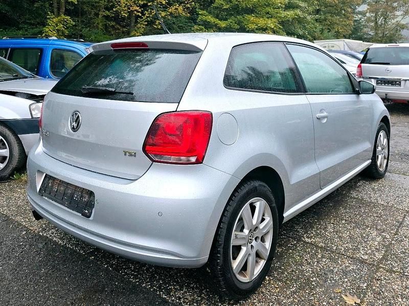 Gebraucht VW Polo Highline 75 PS (55 kW) 2011 Silber Kleinwagen