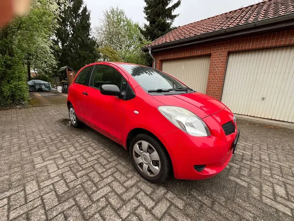 Gebraucht Toyota Yaris 69 PS (50 kW) 2008 Rot Kleinwagen