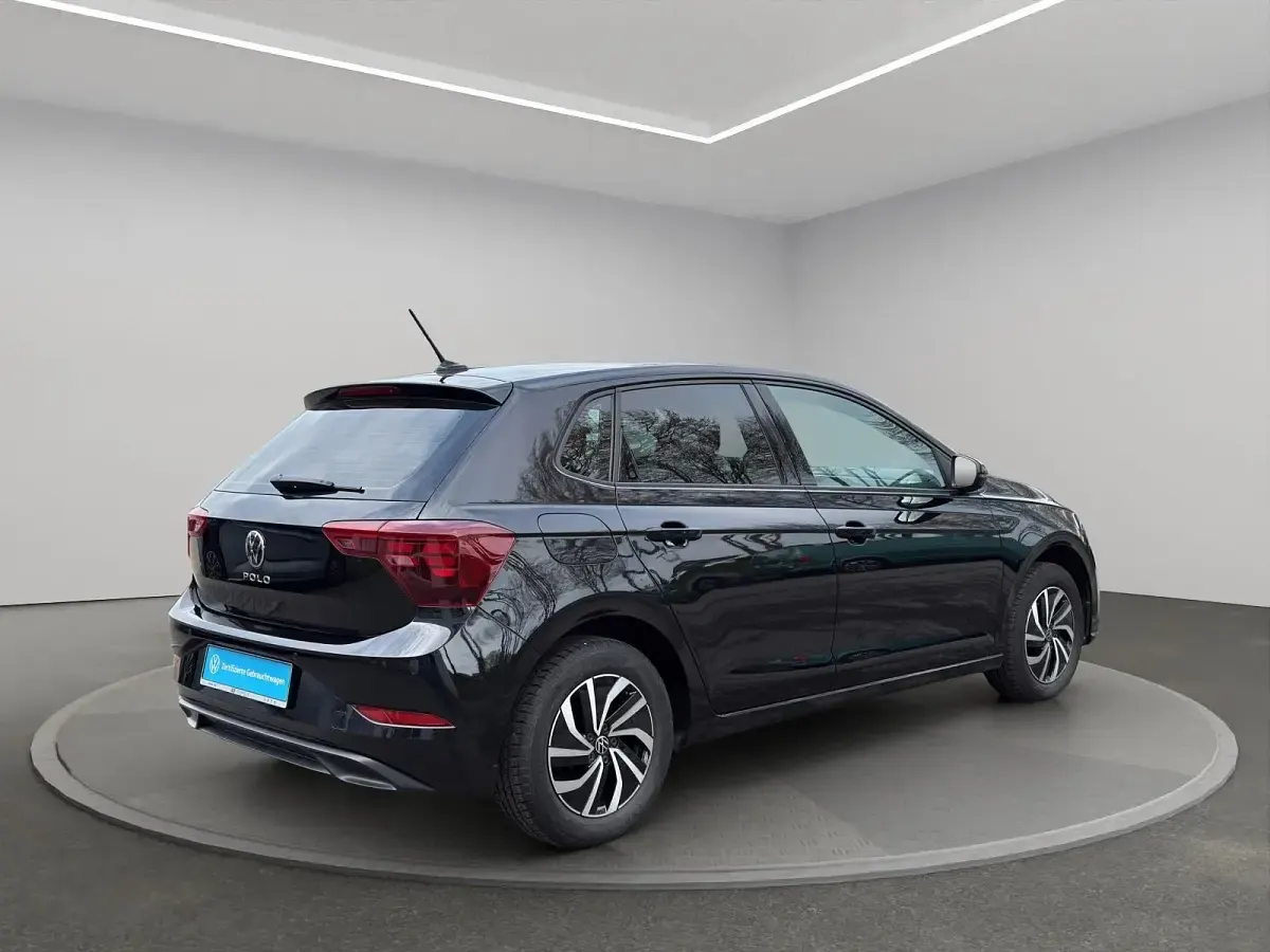 Gebraucht VW Polo Life 80 PS (58 kW) 2022 Schwarz Kleinwagen