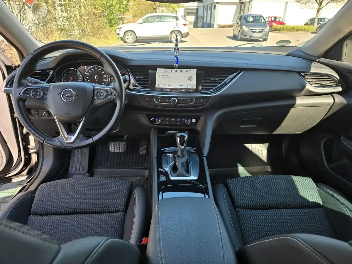 Gebraucht Opel Insignia Innovation 165 PS (121 kW) 2017 Schwarz Limousine