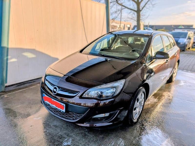 Gebraucht Opel Astra 140 PS (102 kW) 2012 Braun Kombi