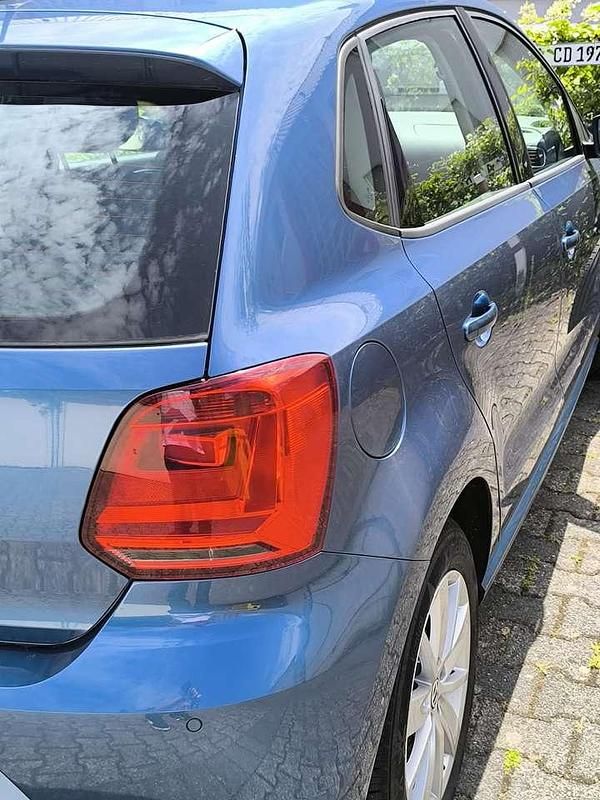 Gebraucht VW Polo Comfortline 75 PS (55 kW) 2015 Blau Limousine