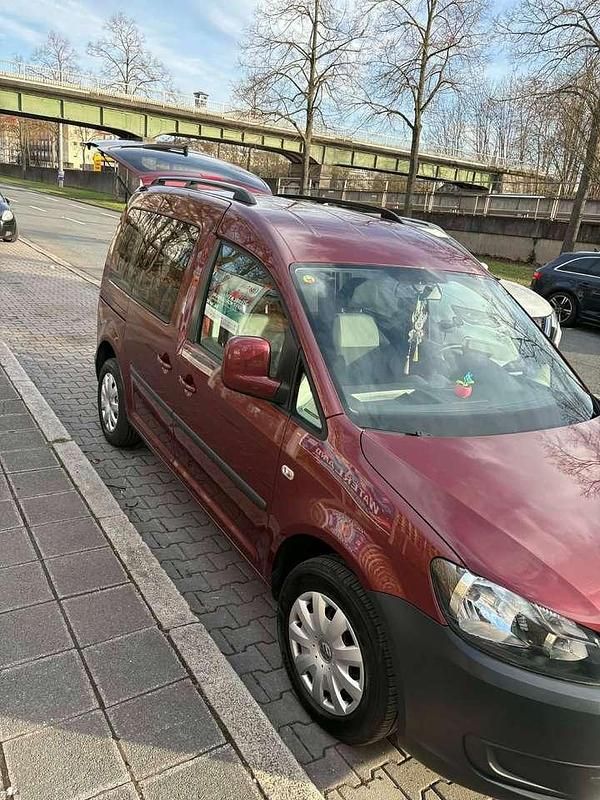 Gebraucht VW Caddy Team 109 PS (80 kW) 2013 Rot Van / Kleinbus