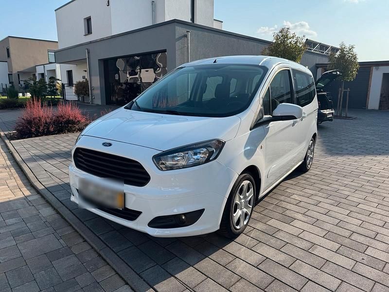Gebraucht Ford Tourneo Courier 75 PS (55 kW) 2017 Weiß Van / Kleinbus