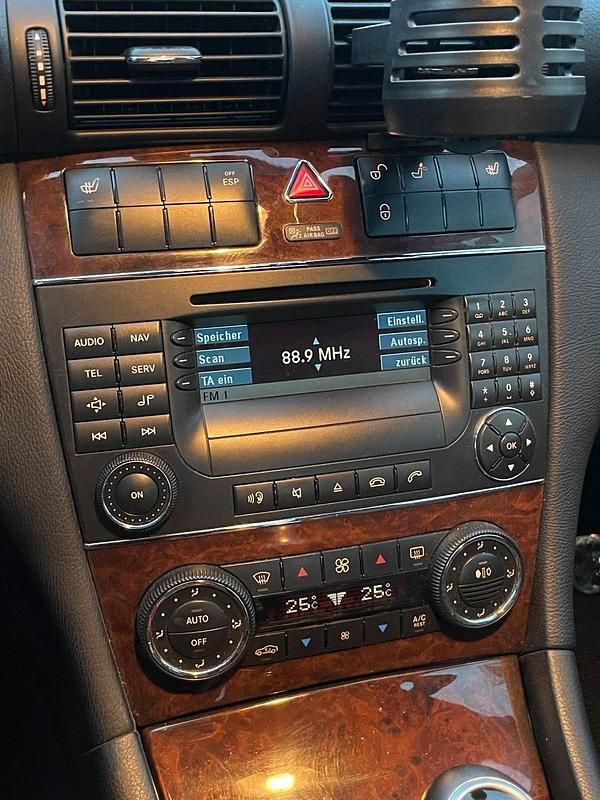 Gebraucht Mercedes C320 224 PS (164 kW) 2006 Silber Limousine