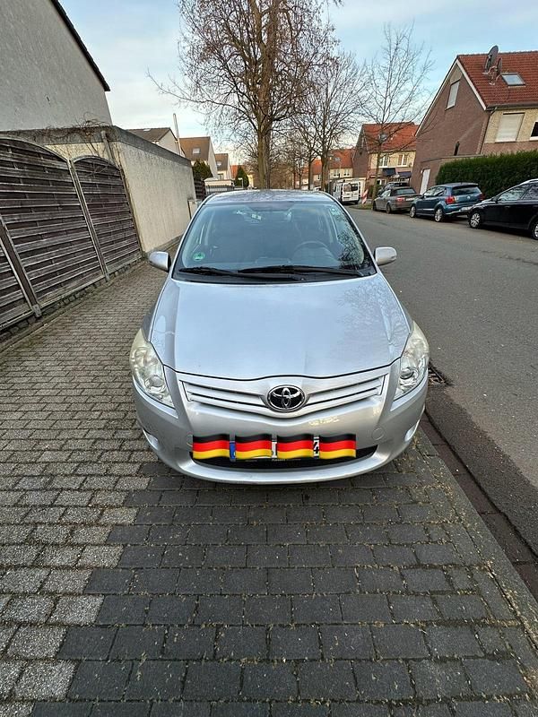 Gebraucht Toyota Auris 99 PS (72 kW) 2010 Grau Kleinwagen