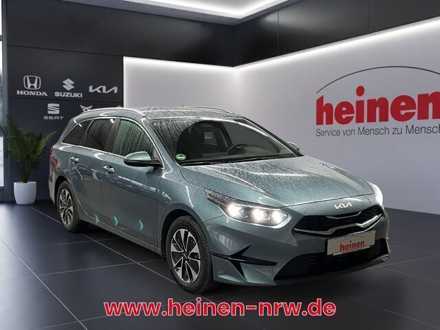 Gebraucht Kia Ceed 140 PS (102 kW) 2024 Andere farbe Kleinwagen