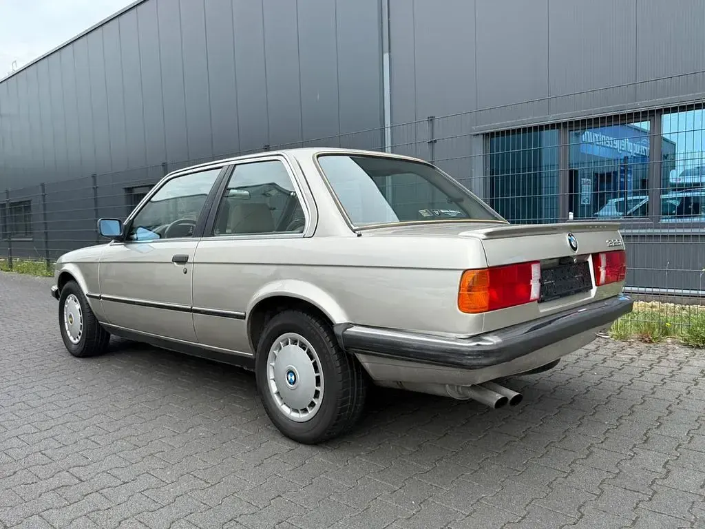 Gebraucht BMW 325 Basis 170 PS (125 kW) 1987 Beige Coupé