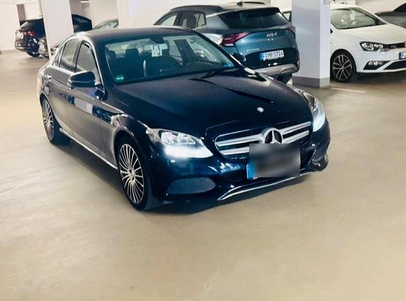Blau Gebraucht 2015 Mercedes C220 Limousine | 11.999 € - Bild 1/4