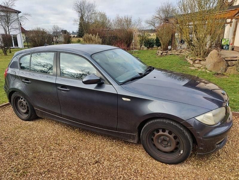 Gebraucht BMW 116 122 PS (89 kW) 2007 Schwarz Kleinwagen