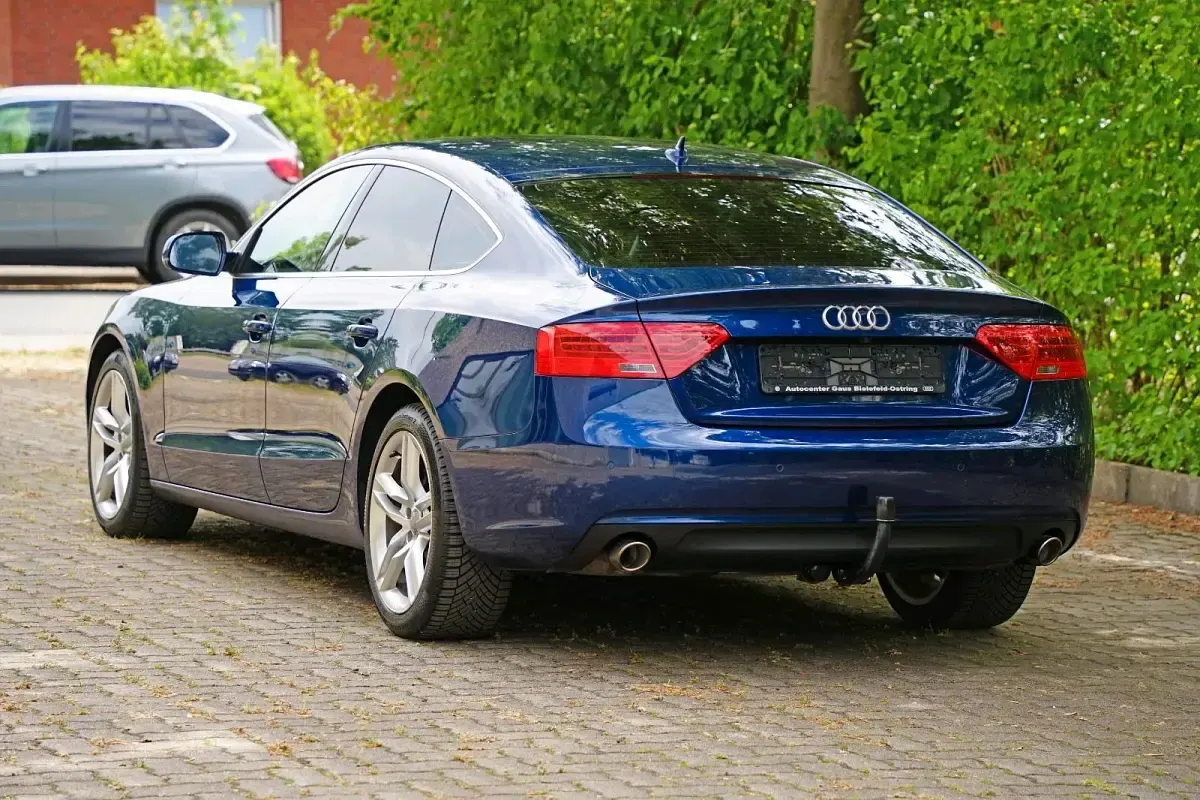 Gebraucht Audi A5 Sportback Advanced 245 PS (180 kW) 2012 Blau Kleinwagen