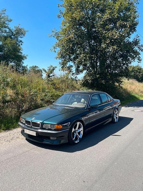 Grün Gebraucht 1999 BMW 730 Limousine | 7.000 € (Fairer Preis) - Bild 1/4