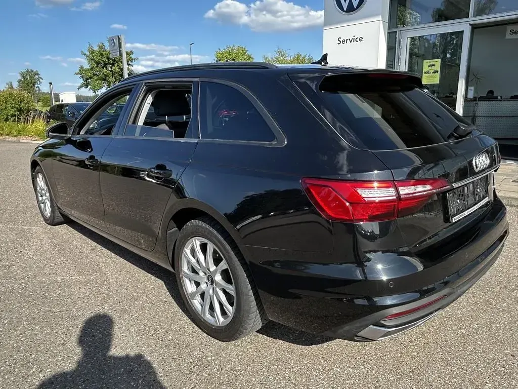 Gebraucht Audi A4 150 PS (110 kW) 2022 Schwarz Kombi