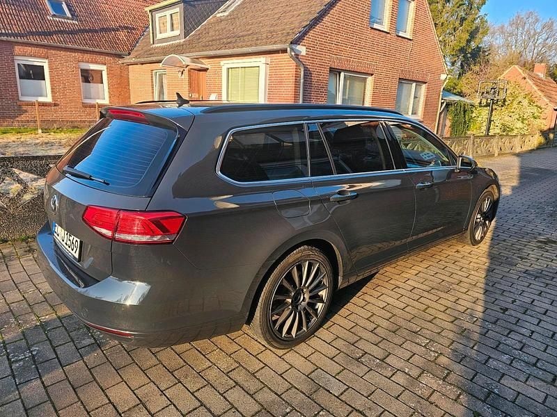 Gebraucht VW Passat 150 PS (110 kW) 2015 Silber Kombi