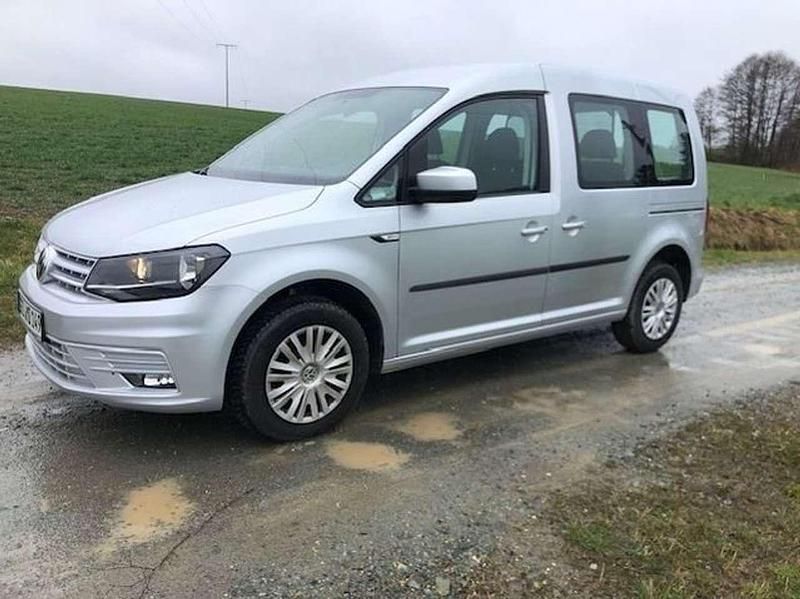 Gebraucht VW Caddy Comfortline 105 PS (77 kW) 2012 Reflexsilber metallic Van / Kleinbus