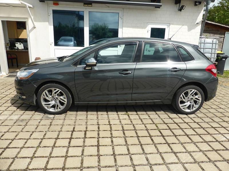 Gebraucht Citroën C4 SELECTION 120 PS (88 kW) 2013 Grau Limousine