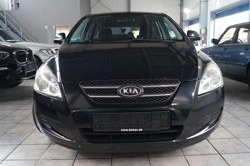 Gebraucht Kia Ceed Basis 109 PS (80 kW) 2009 Schwarz Kleinwagen