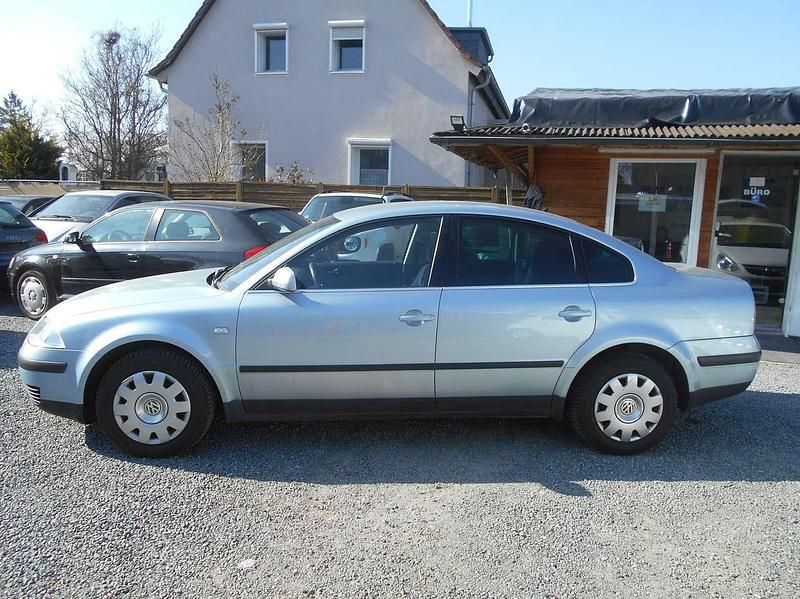 Usata VW Passat 116 CV (85 kW) 2003 Argento Berlina