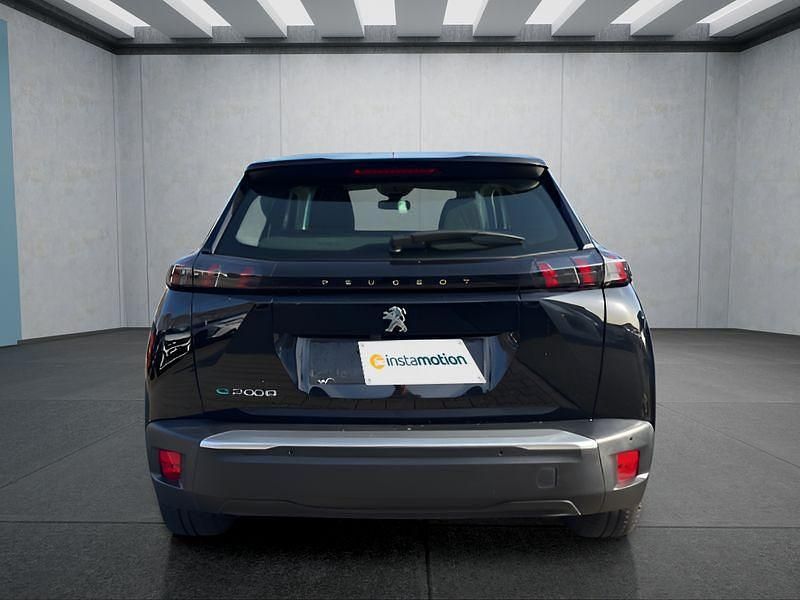 Gebraucht Peugeot e-2008 Active 100 kW (136 PS) 2021 Schwarz SUV