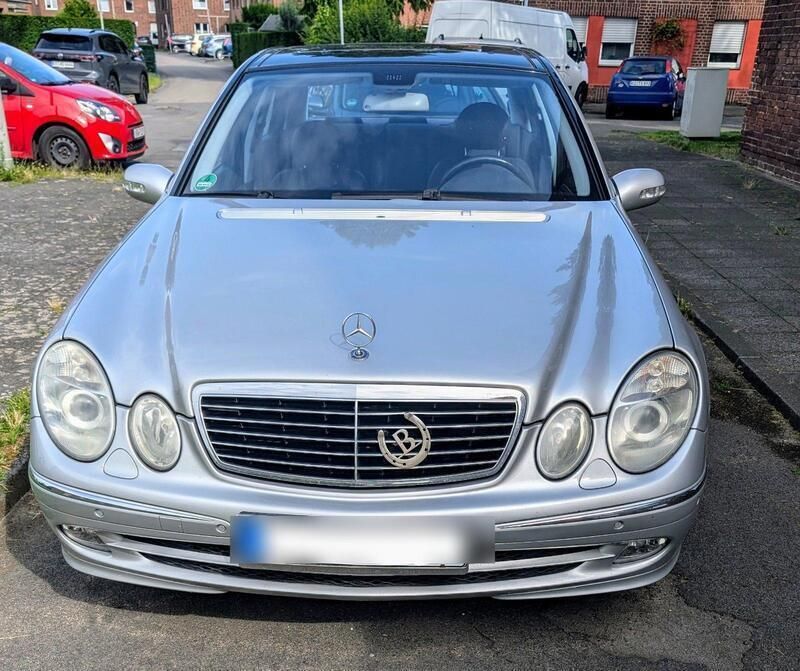 Silber Gebraucht 2004 Mercedes E280 Avantgarde Limousine | 8.000 € (Teuer) - Bild 1/4