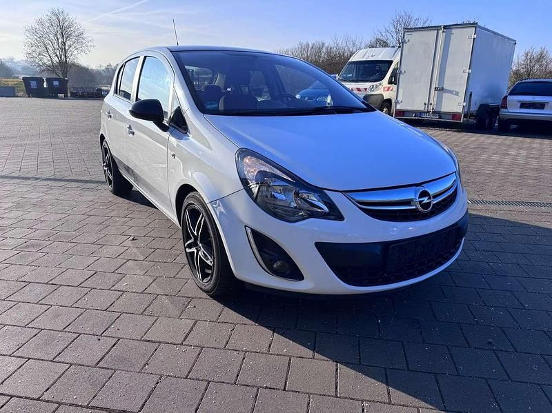 Gebraucht Opel Corsa Sport 131 PS (96 kW) 2013 Weiß Limousine