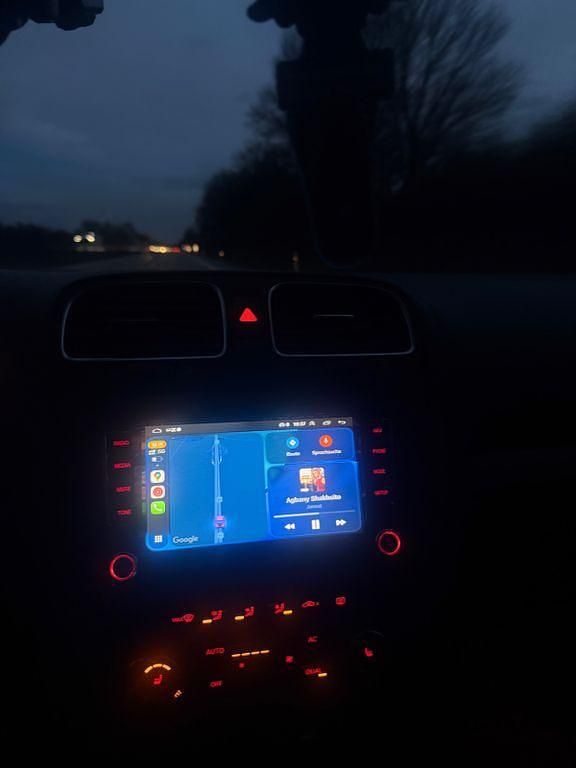 Gebraucht VW Golf VI 105 PS (77 kW) 2011 Schwarz Kleinwagen