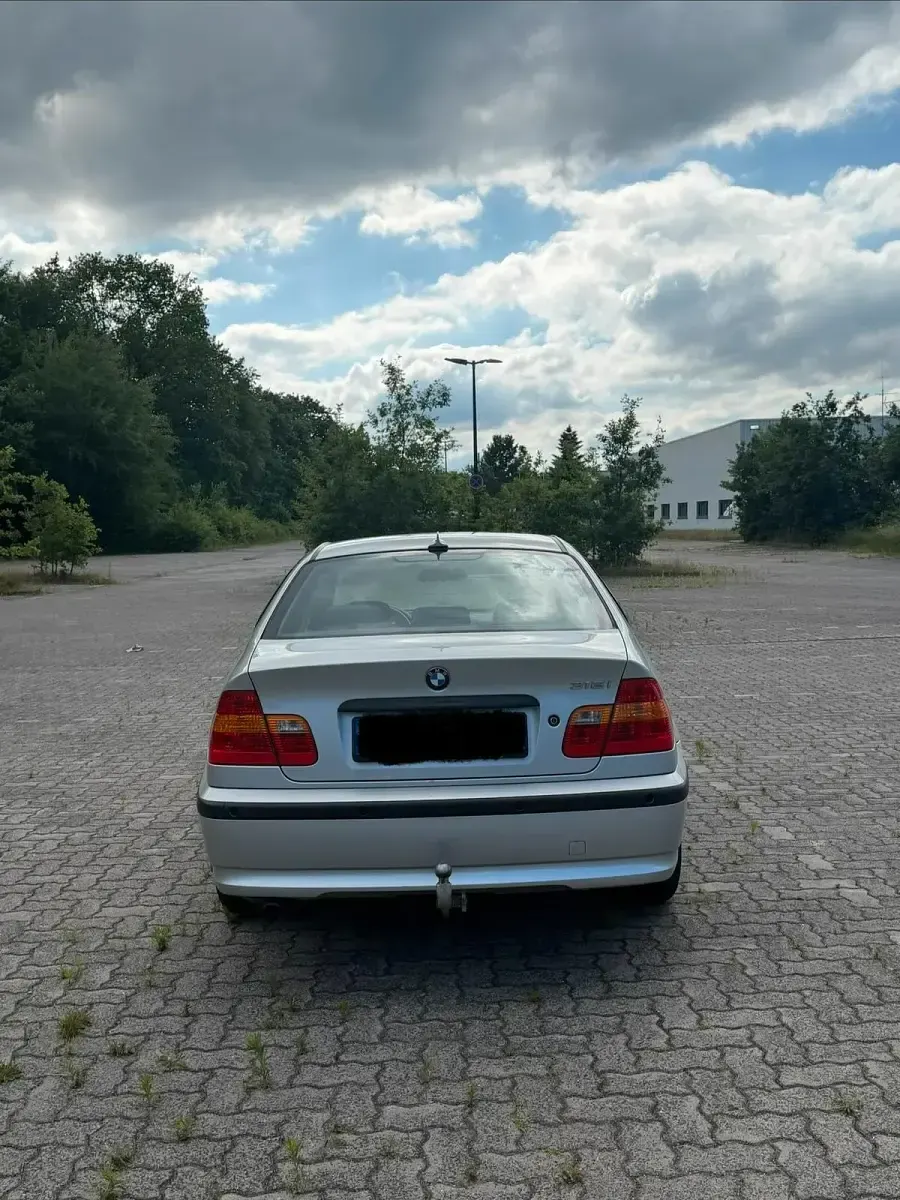 Gebraucht BMW 316 116 PS (85 kW) 2004 Silber Limousine