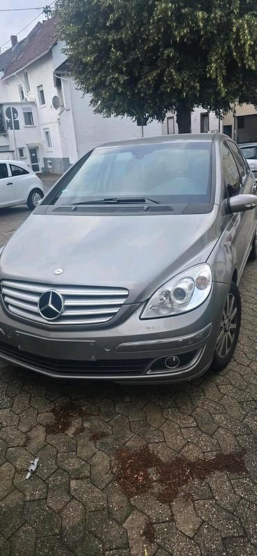 Beige Gebraucht 2007 Mercedes B200 Van / Kleinbus | 5.500 € (Fairer Preis) - Bild 1/3