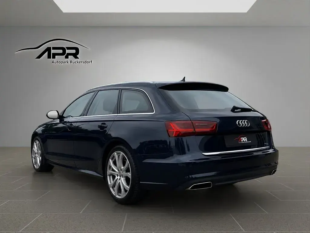Gebraucht Audi A6 Comfort 218 PS (160 kW) 2016 Blau Kombi