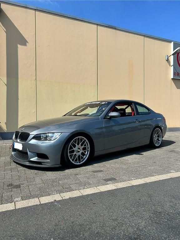 Grau Gebraucht 2006 BMW 335 M Sport Coupé | 20.000 € (Teuer) - Bild 1/4