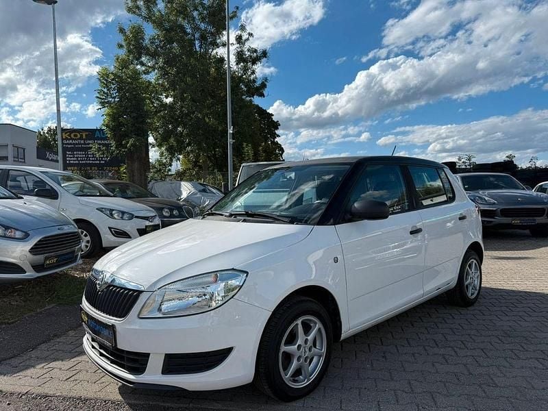 Weiß Gebraucht 2014 Skoda Fabia Cool Edition Kleinwagen | 6.799 € (Fairer Preis) - Bild 1/4