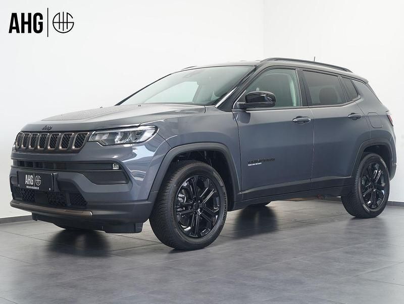 Grau Gebraucht 2022 Jeep Compass Limited SUV | 25.390 € (Superpreis) - Bild 1/4