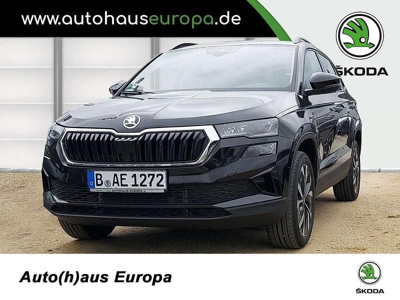 Blackmagic perleffekt Gebraucht 2025 Skoda Karoq Selection SUV | 36.190 € (Fairer Preis) - Bild 1/4