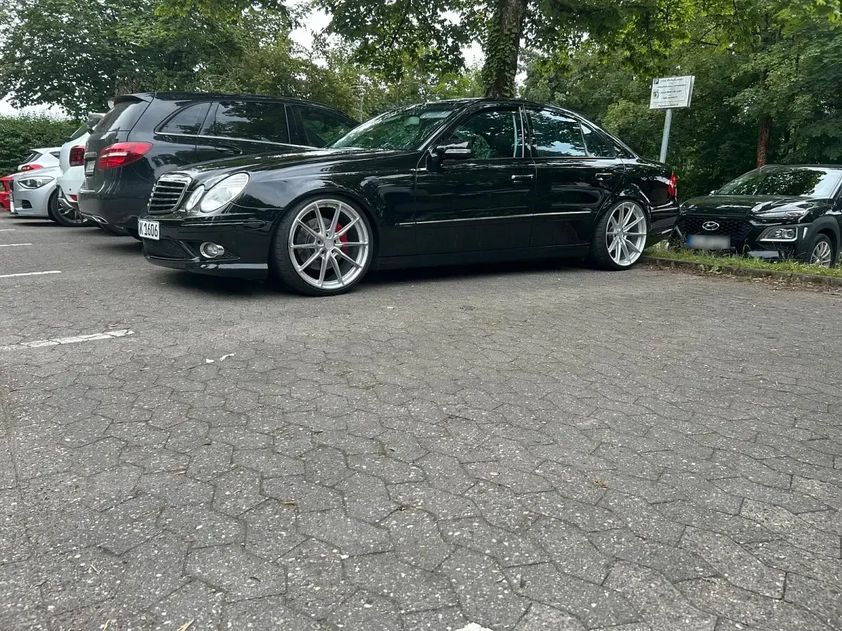 Gebraucht Mercedes E350 Avantgarde 272 PS (200 kW) 2008 Schwarz Limousine
