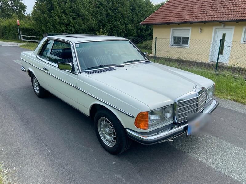 Weiß Gebraucht 1981 Mercedes 300 Coupé | 22.000 € - Bild 1/4
