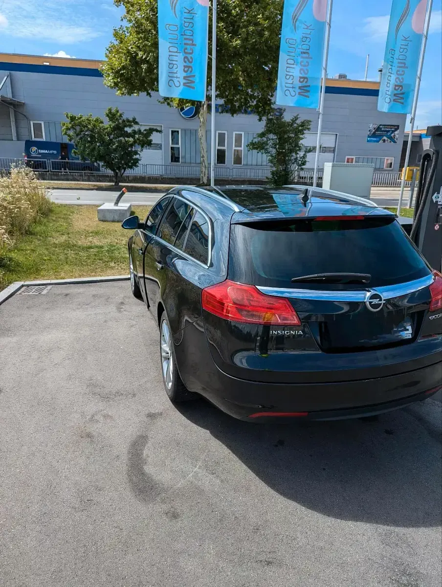 Gebraucht Opel Insignia 131 PS (96 kW) 2026 Schwarz Kombi