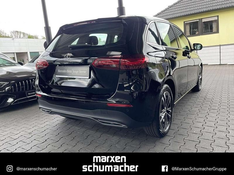 Gebraucht Mercedes B250e Progressive 163 PS (119 kW) 2024 Unilack nachtschwarz Van / Kleinbus