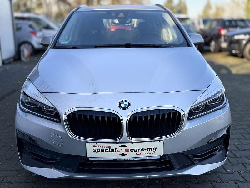 Gebraucht BMW 218 140 PS (102 kW) 2018 Glaciersilber metallic (metallic) Kombi