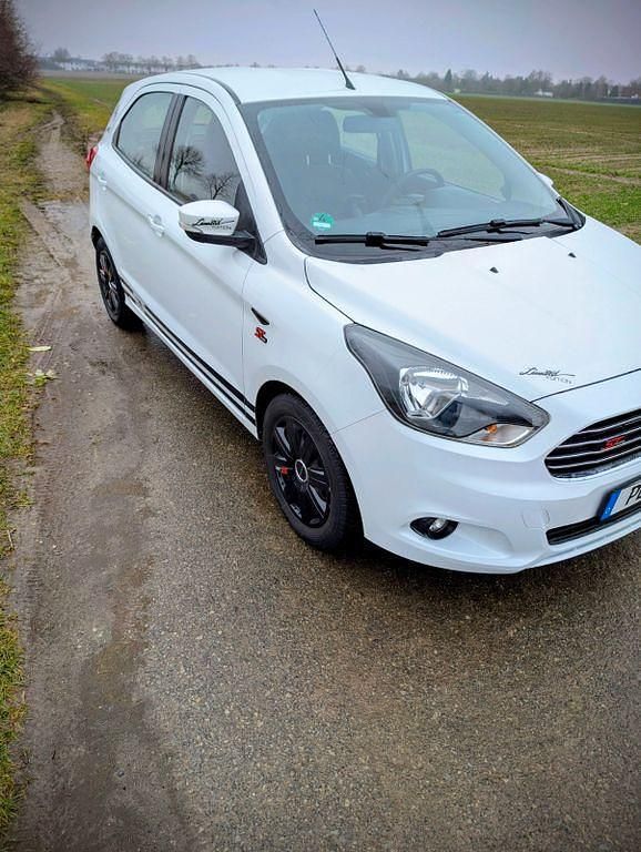 Gebraucht Ford Ka Plus ST-Line 69 PS (50 kW) 2017 Weiß Kleinwagen