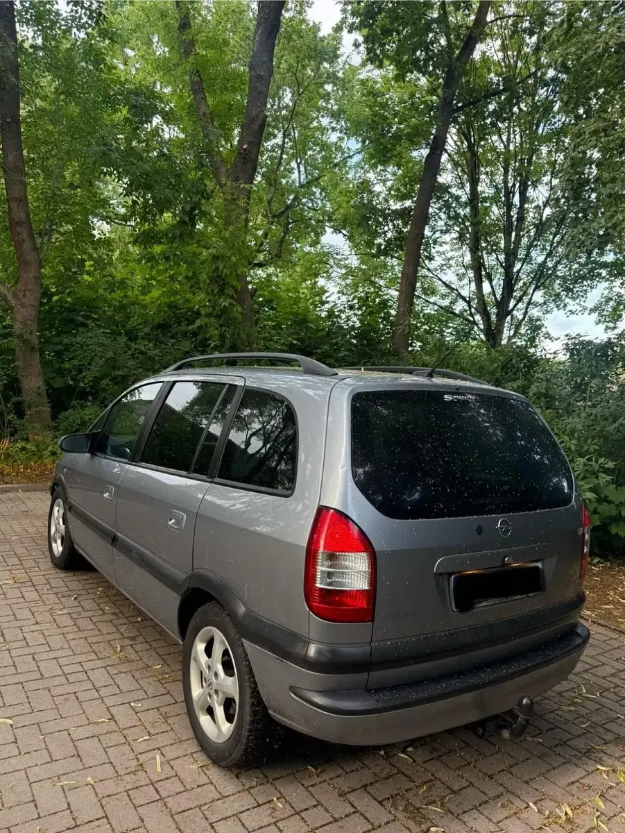 Gebraucht Opel Zafira 147 PS (108 kW) 2003 Silber Van / Kleinbus