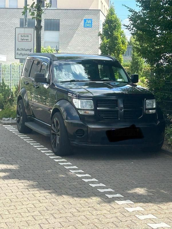 Używany Dodge Nitro 170 KM (125 kW) 2007 Czarny SUV
