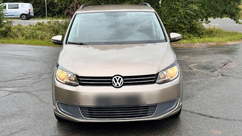 Beige Gebraucht 2012 VW Touran Van / Kleinbus | 5.800 € (Superpreis) - Bild 1/4