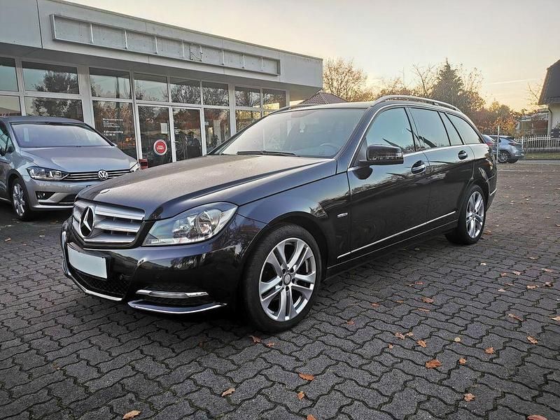 Schwarz Gebraucht 2011 Mercedes C180 Avantgarde Kombi | 5.900 € (Fairer Preis) - Bild 1/4