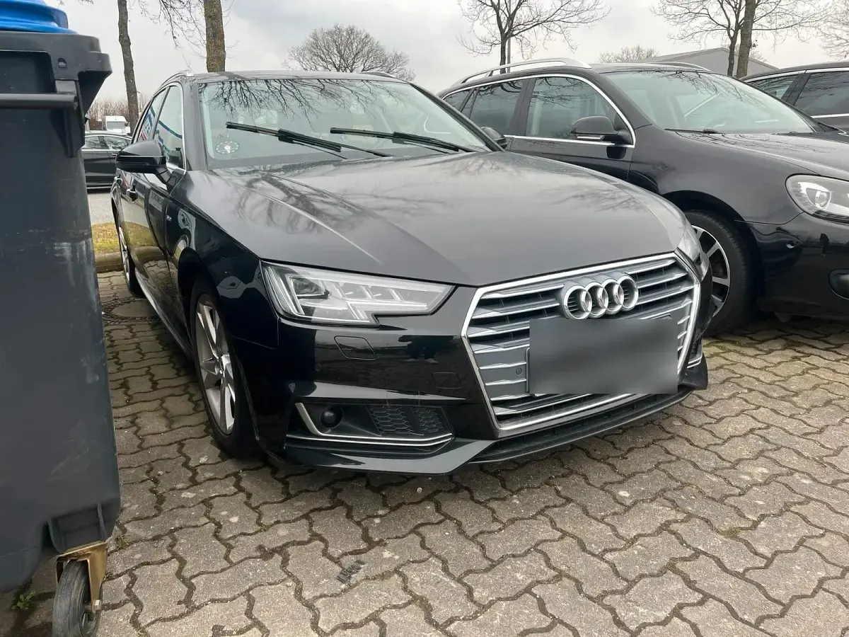 Używany Audi A4 S-Line 150 KM (110 kW) 2017 Czarny Kombi