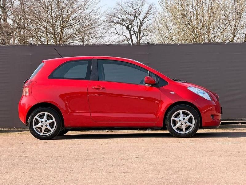 Gebraucht Toyota Yaris Sol 87 PS (63 kW) 2007 Rot Kleinwagen