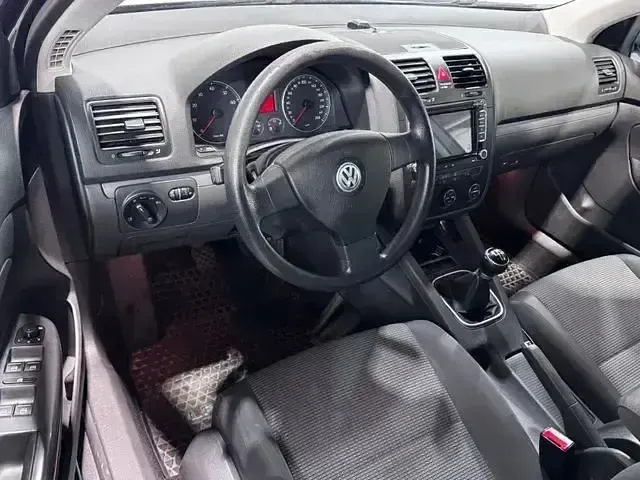 Gebraucht VW Golf VI Trendline 102 PS (75 kW) 2009 Platinum grey Kleinwagen