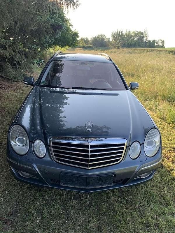 Gebraucht Mercedes E220 Avantgarde 170 PS (125 kW) 2007 Grau Kombi