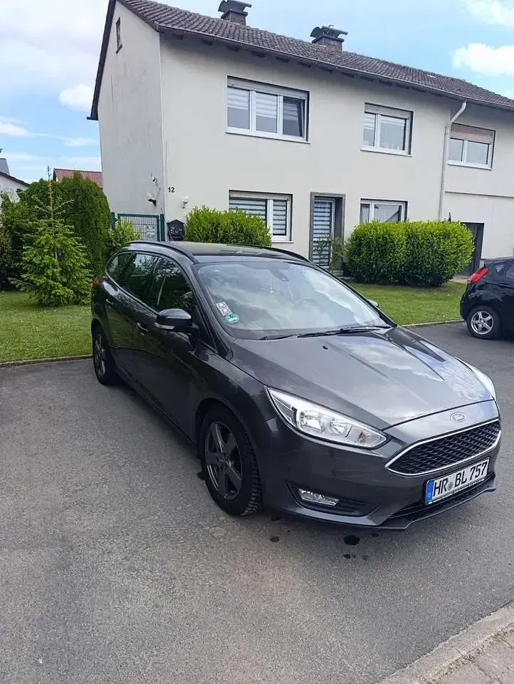 Gebraucht Ford Focus Titanium 125 PS (91 kW) 2014 Grau Kombi