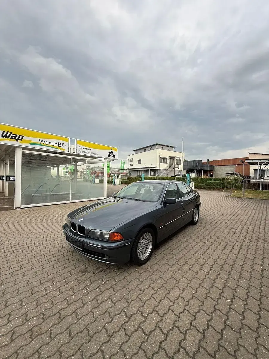 Gebraucht BMW 523 170 PS (125 kW) 1999 Grau Limousine